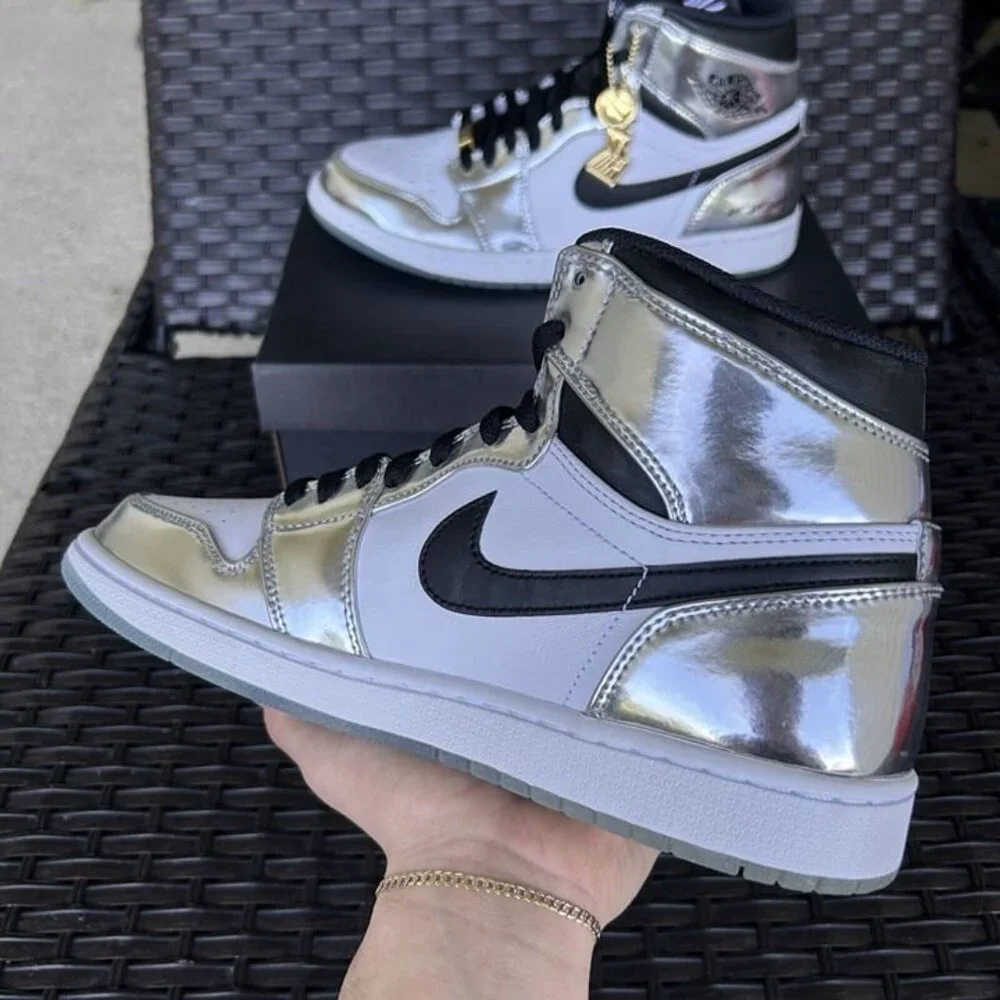 AIR JORDAN 1 RETRO HIGH PASS THE TORCH Size 10.5 - Picture 5 of 7